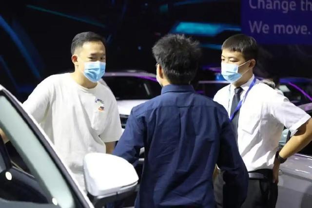 二手车卖价16万 换电池却要22万，新能源车真的比油车合适吗？