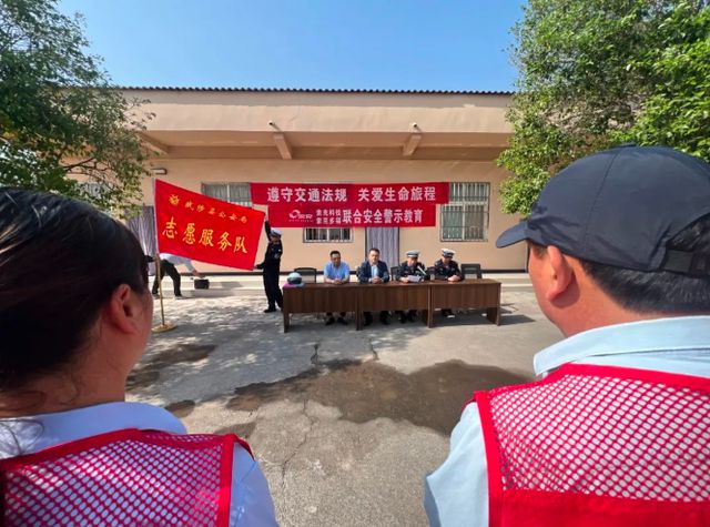 武陟交警走进索克多福公司普法宣传，共筑“五一”安全防线