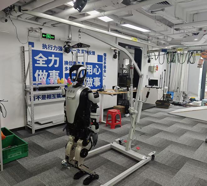 探访深圳小巨人乐聚机器人：核心供应链超90%国产化，已批量进厂“打工”