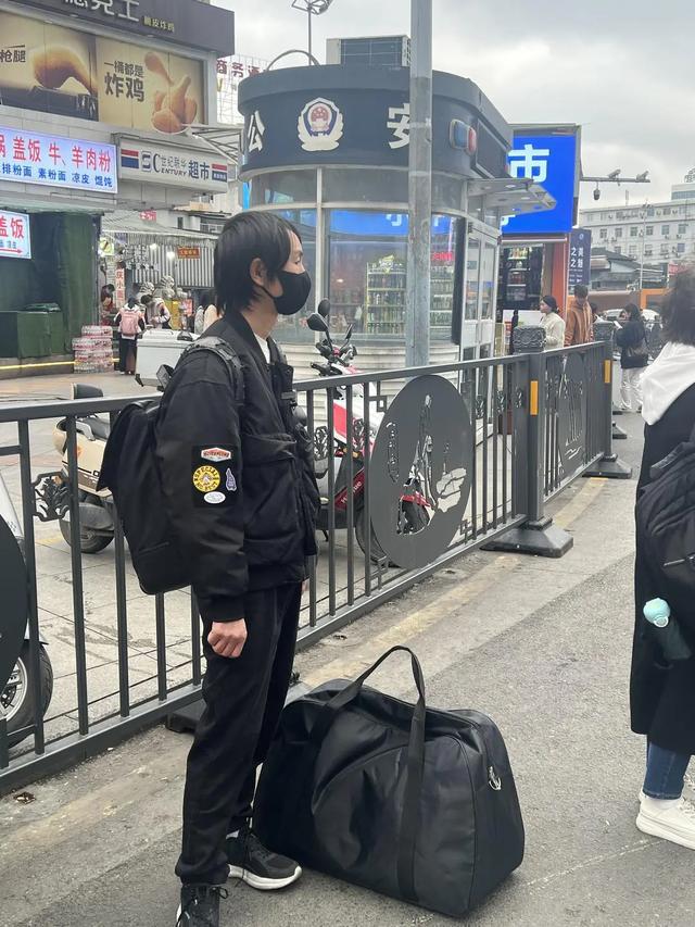 庞麦郎被指单方面无理由违约，致河南洛阳巡演取消！主办方谴责毫无契约精神，会给购票者退票