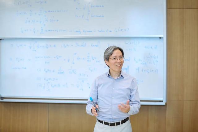 95岁屠呦呦，当选美国科学院外籍院士