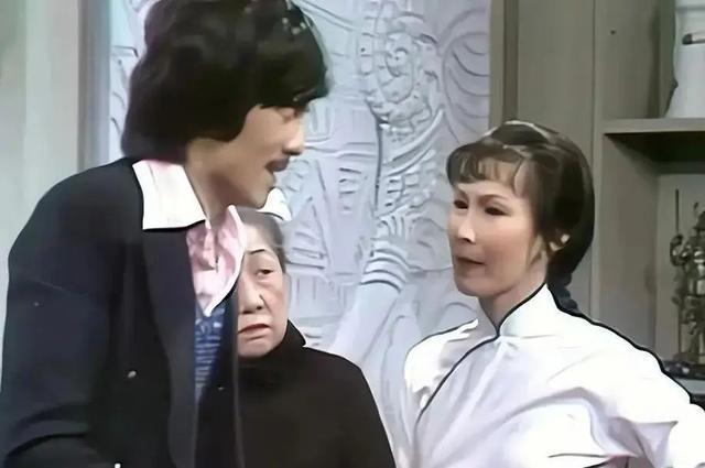 知名演员宣布：裸捐所有资产！