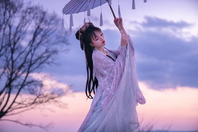 短剧演员咖位飞升，“顶流一哥”自曝日薪2万元