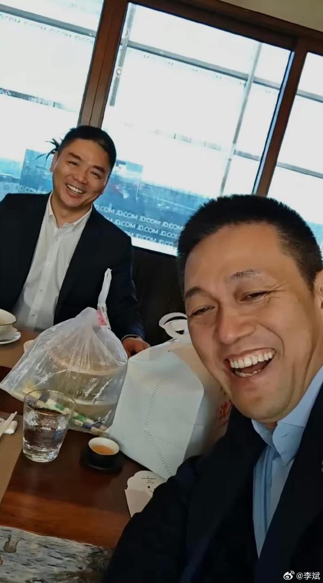 刘强东和蔚来李斌吃外卖，称京东做外卖是认真的