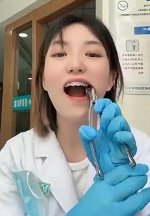 青海女牙医自己打麻药拔智齿，网友：雄鹰般的女人