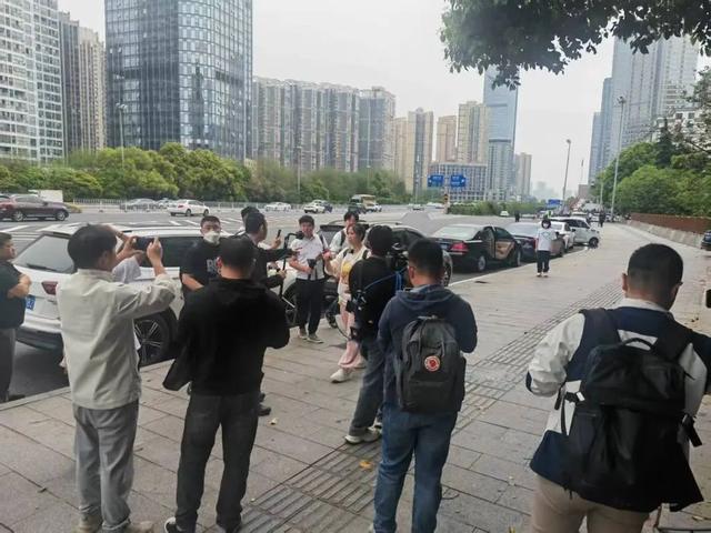 “9岁女孩被老师砸伤案”，二审宣判