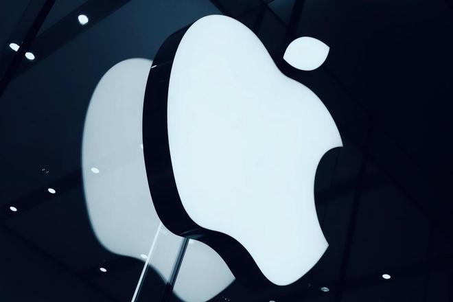 苹果难逃关税冲击？此前包机抢运150万部iPhone进美，特朗普表态电子产品仍面临关税