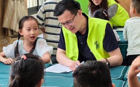 看郑州文源小学的最美人间四“阅”天