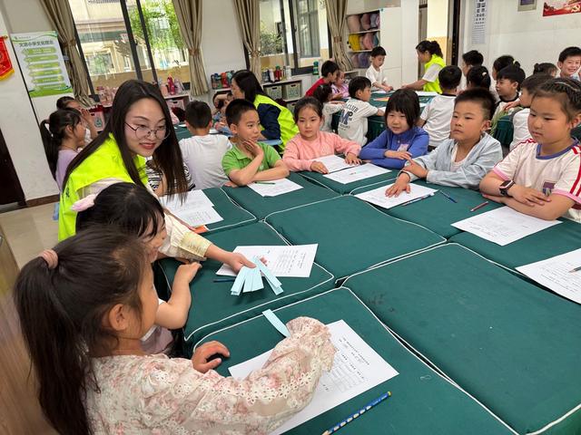 看郑州文源小学的最美人间四“阅”天