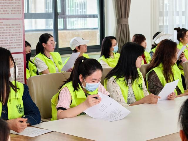 看郑州文源小学的最美人间四“阅”天