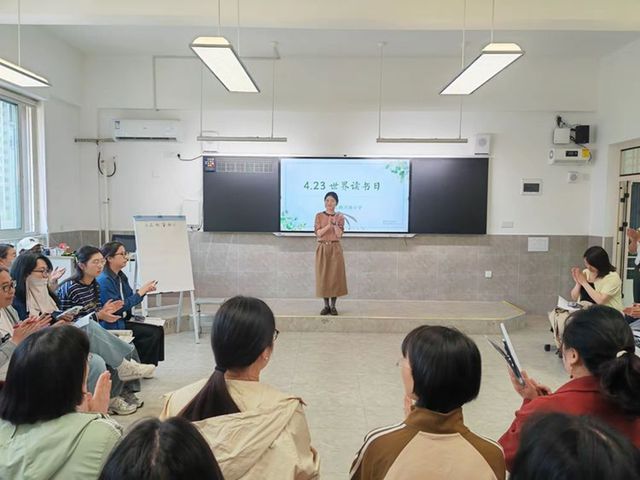 “与世共阅向光而行”—互助路小学颍河校区“颍光”读书会