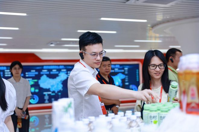 探秘能量之源 共鉴东鹏品质——走进东鹏饮料华南生产基地见证高质量发展新实践