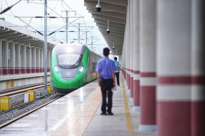 云南铁路端午假期预计发送旅客165万人次