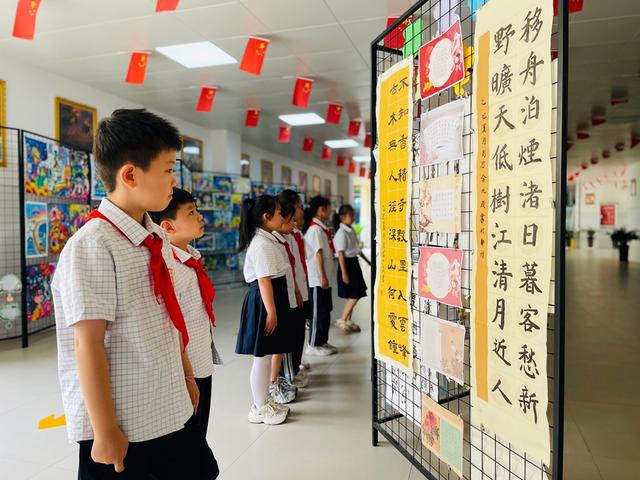 郑州市二七区兴华小学教育集团举行书画艺术展