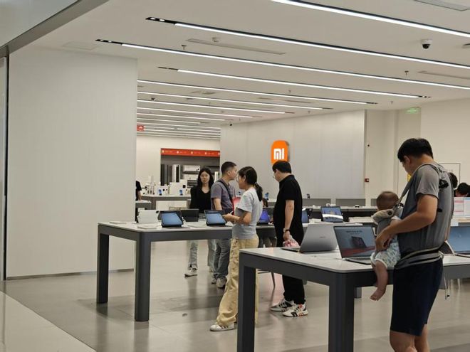 “国补”引燃五一手机促销战：前三天“冲量”，有华为门店直降千元