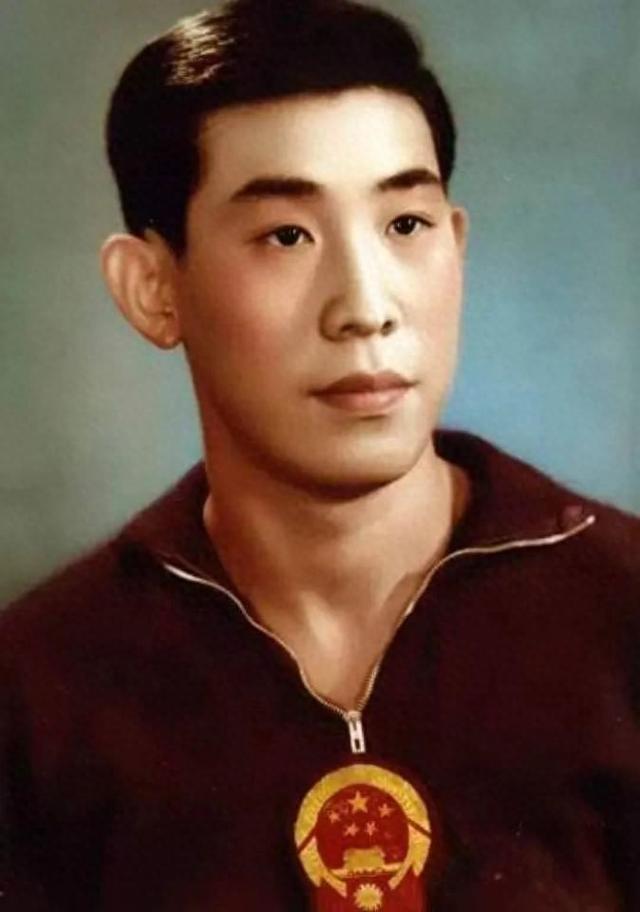 中国足坛名宿张坤岳去世，享年88岁