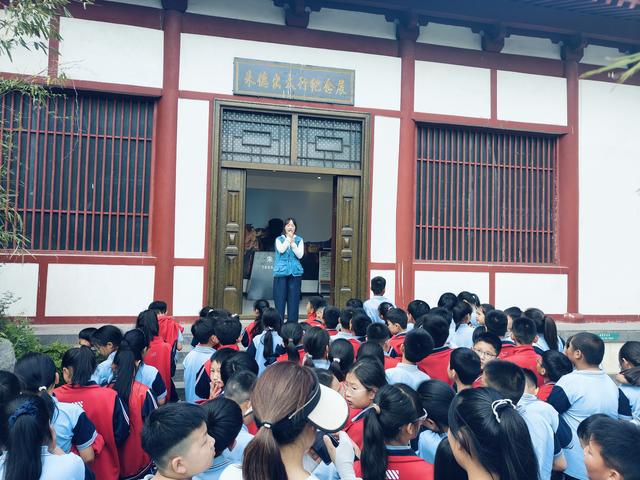 济源：南街学校开展“追寻伟人足迹 传承红色基因”研学活动