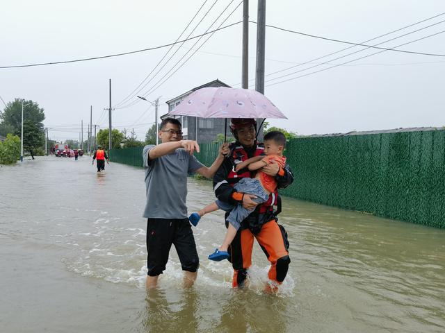 全国新时代青年先锋张傲寒：出好每一次警 站好每一次岗