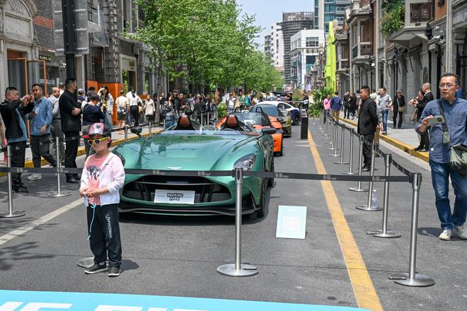魔都眼｜石库门里看车展，五一来张园体验城市“漫时光”