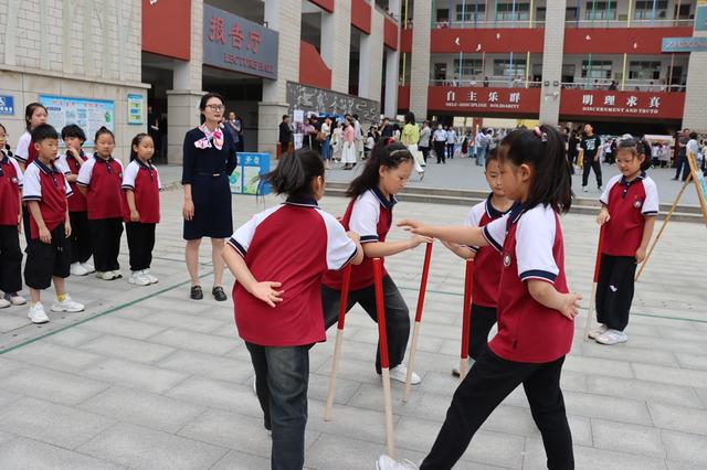 郑州市2025年中小学心理健康教育宣传月启动仪式成功召开