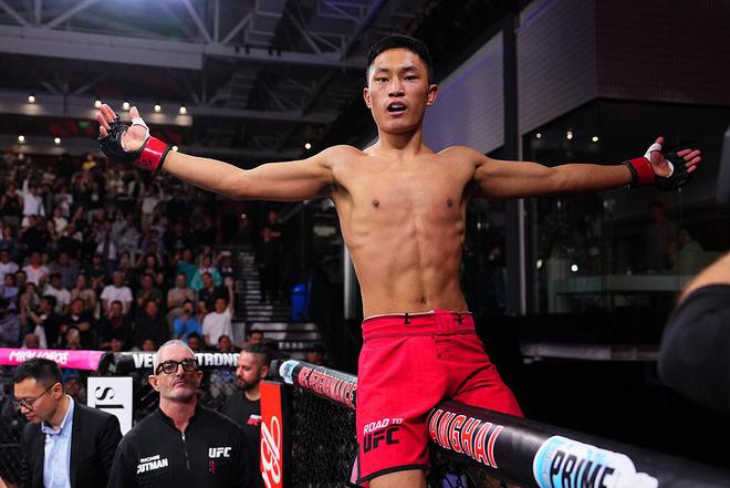UFC精英之路激战上海，八角笼里诠释兄弟情深