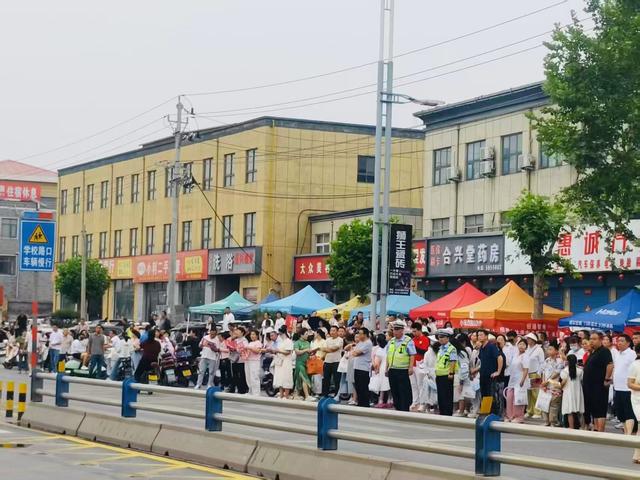 安阳市水冶镇“多线护航”助力高考 暖心服务托举学子梦想